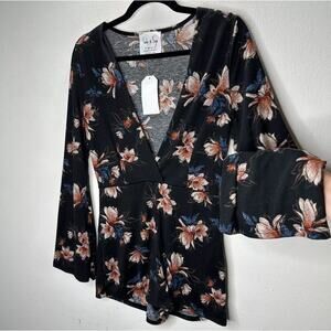 NWT Sadie & Sage Black With Peach Blue Floral Long Bell Sleeve Deep-V Romper S